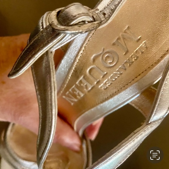ALEXANDER MC QUEEN. Gorgeous Silver Strappy Heels , 37 1/2 . NEW CONDITION ❤️💕 - Picture 5 of 11
